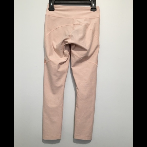 8.Outdoor Voices® 3/4 Warmup Leggings - Picture 5 of 8